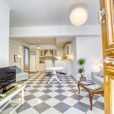 Stylish, Cozy 2-Bdr Flat In Andros Town By Explore Andros Εξωτερικό φωτογραφία