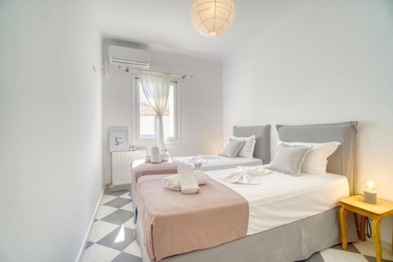 Stylish, Cozy 2-Bdr Flat In Andros Town By Explore Andros Εξωτερικό φωτογραφία