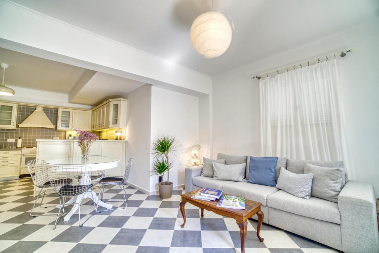 Stylish, Cozy 2-Bdr Flat In Andros Town By Explore Andros Εξωτερικό φωτογραφία