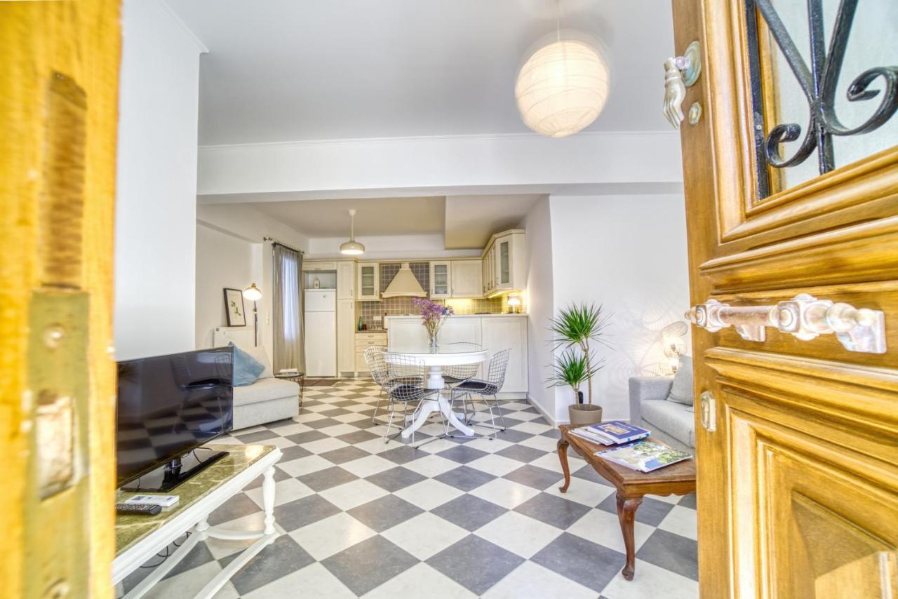 Stylish, Cozy 2-Bdr Flat In Andros Town By Explore Andros Εξωτερικό φωτογραφία