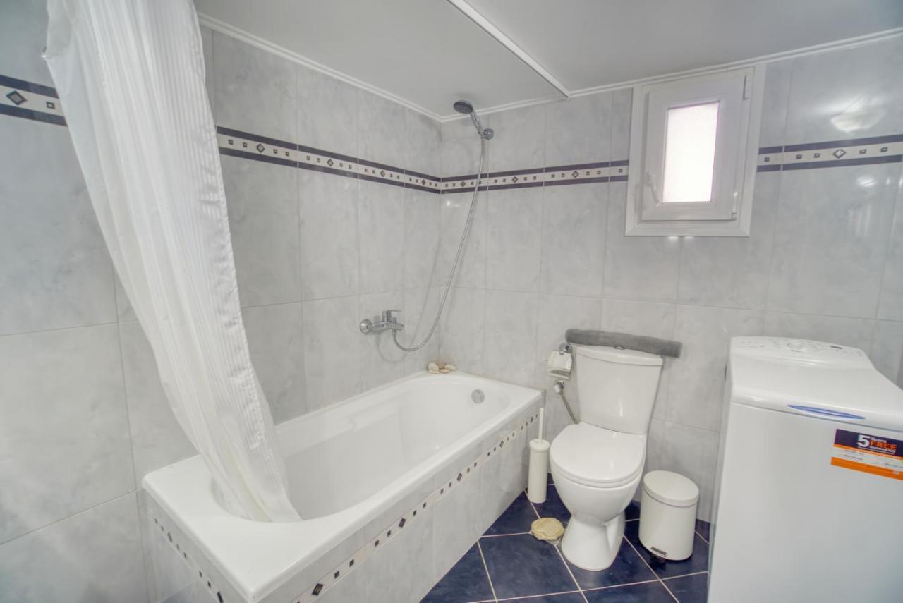 Stylish, Cozy 2-Bdr Flat In Andros Town By Explore Andros Εξωτερικό φωτογραφία