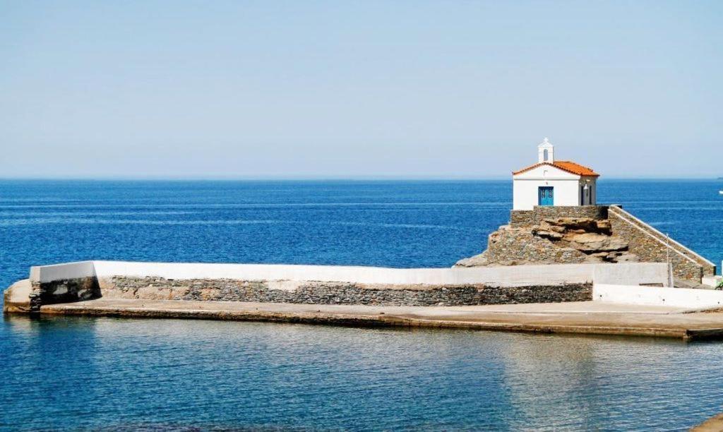 Stylish, Cozy 2-Bdr Flat In Andros Town By Explore Andros Εξωτερικό φωτογραφία